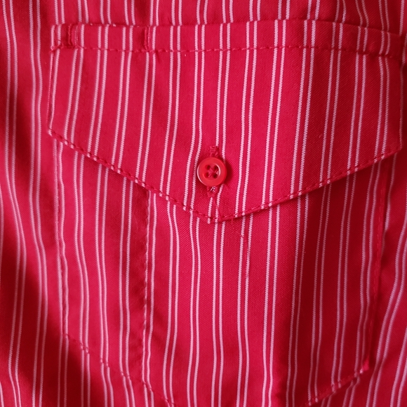 Womens short sleeve pinstriped red shirt - Picture 4 of 4